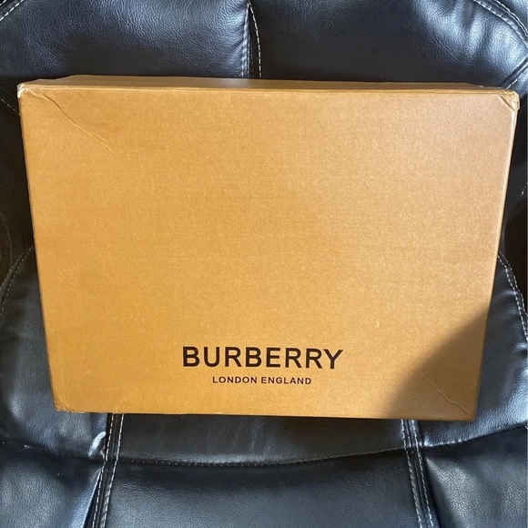 Burberry Vintage Sneakers - Picture 4 of 9